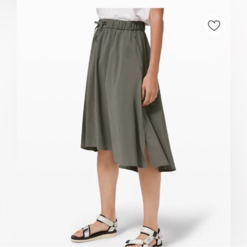 lululemon athletica A-Line Time to Flounce Skirt in Forest Green